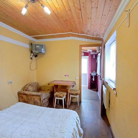 Дом От Владельца С Парковой Apartment Cherkasy Ngoại thất bức ảnh